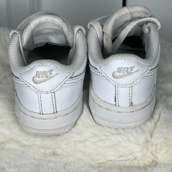 Nike Airforce 1’s Triple white size 5c - Picture 2 of 5
